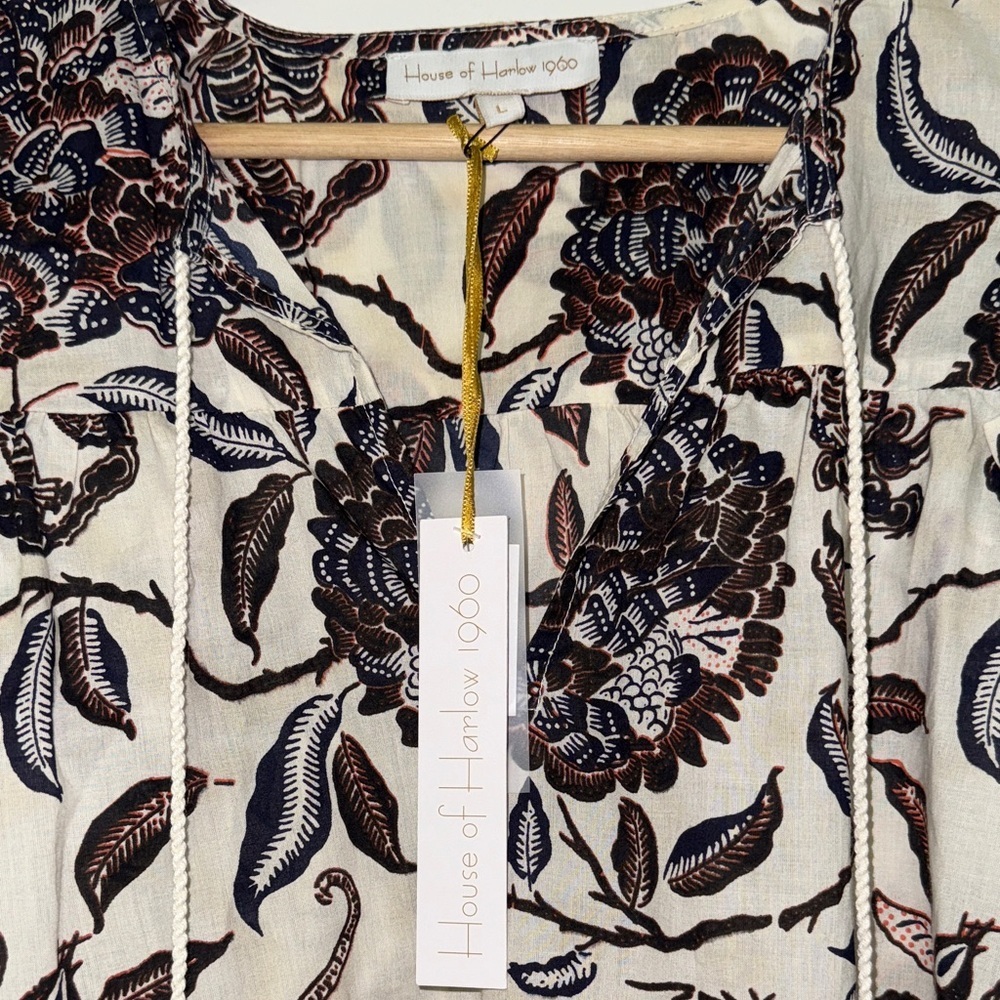 House of Harlow 1960 Black and Cream Floral Blouse - Picture 3 of 6